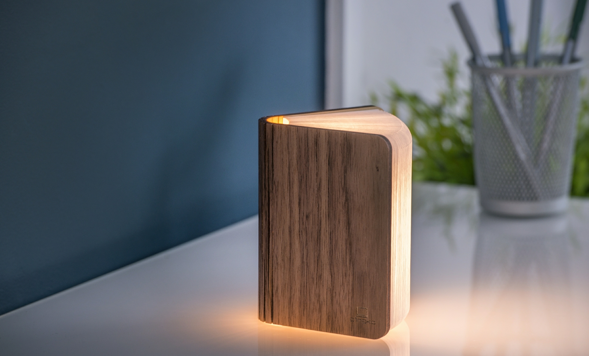 Smart Book Light Mini - Walnut