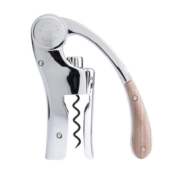 This luxury corkscrew by L’Atelier du Vin blends wood and chrome with effortless function. A sommelier’s dream – elegant, timeless, and easy to use.