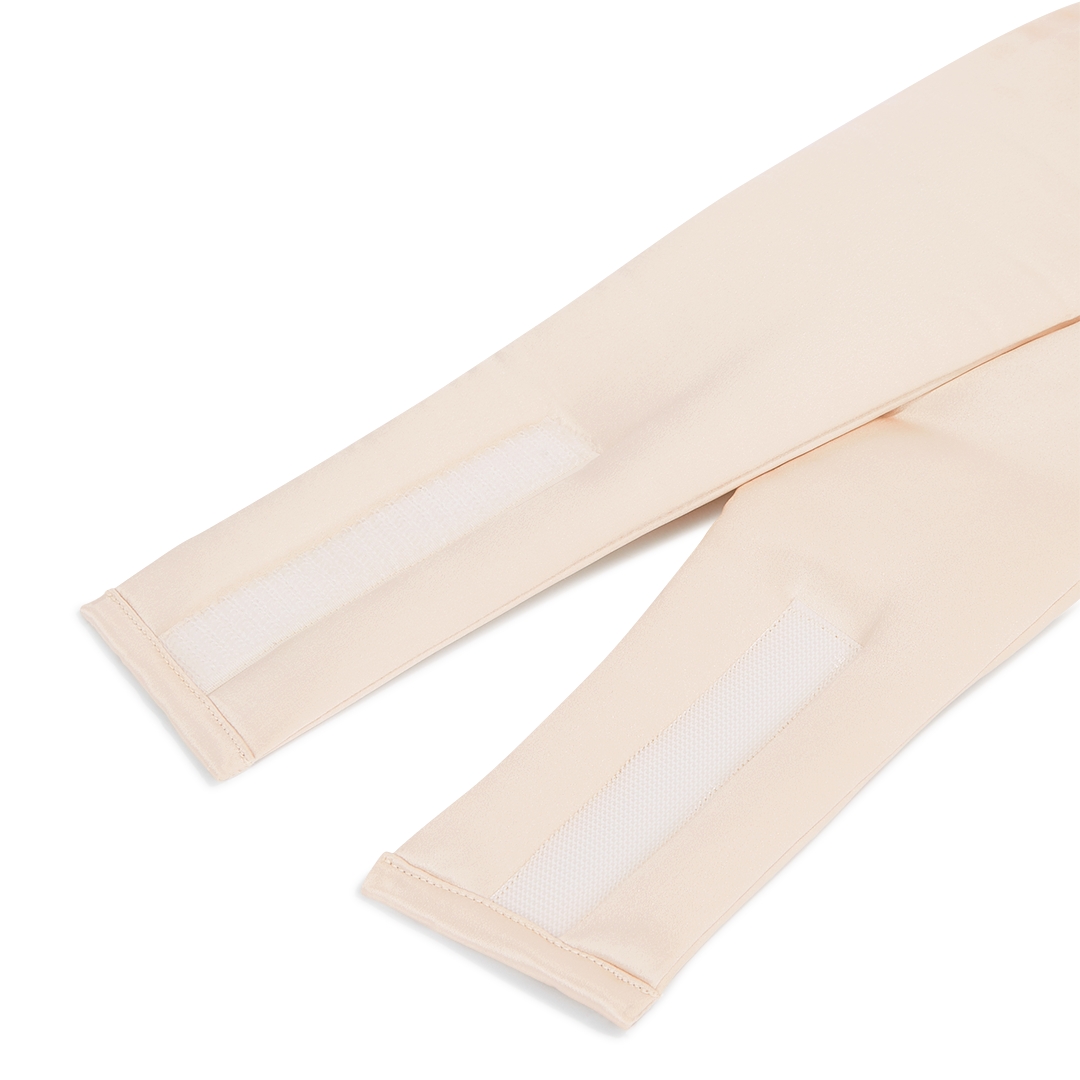 Deep sleep mask from Dore & Rose Champagne colour pure silk mulberry closing