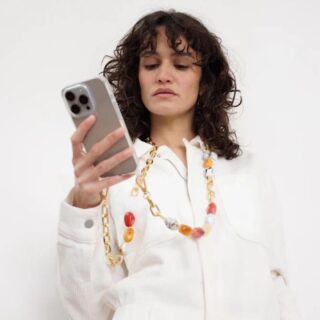 Stylish telefoonkoord – Ava Chain Corail van Charlot Paris