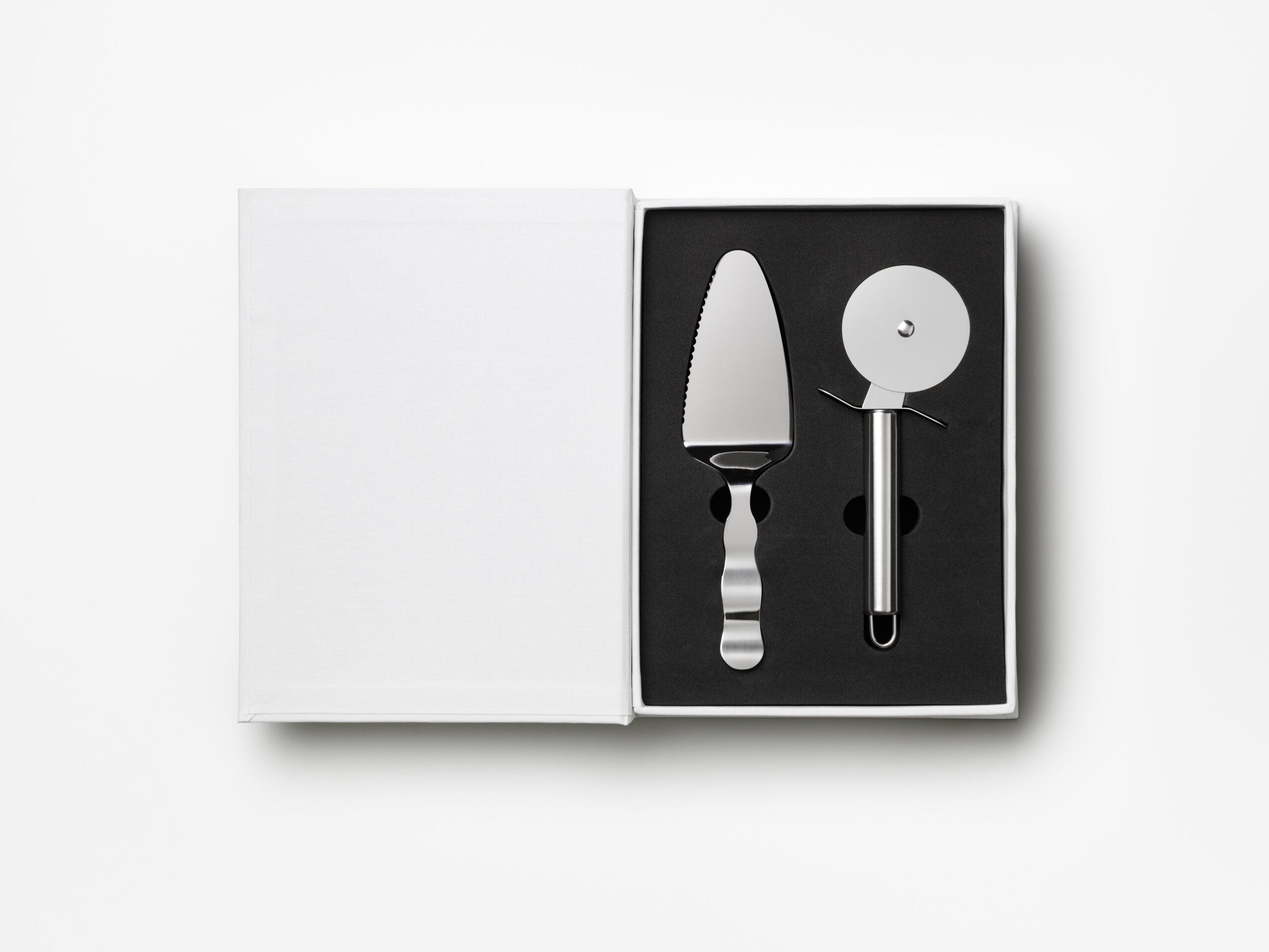 Pizza tools set in book-style box with stainless steel cutter and serving spatula – elegant gift