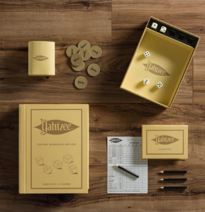 Complete Yahtzee set – tray, cup, chips, dice and scorebook