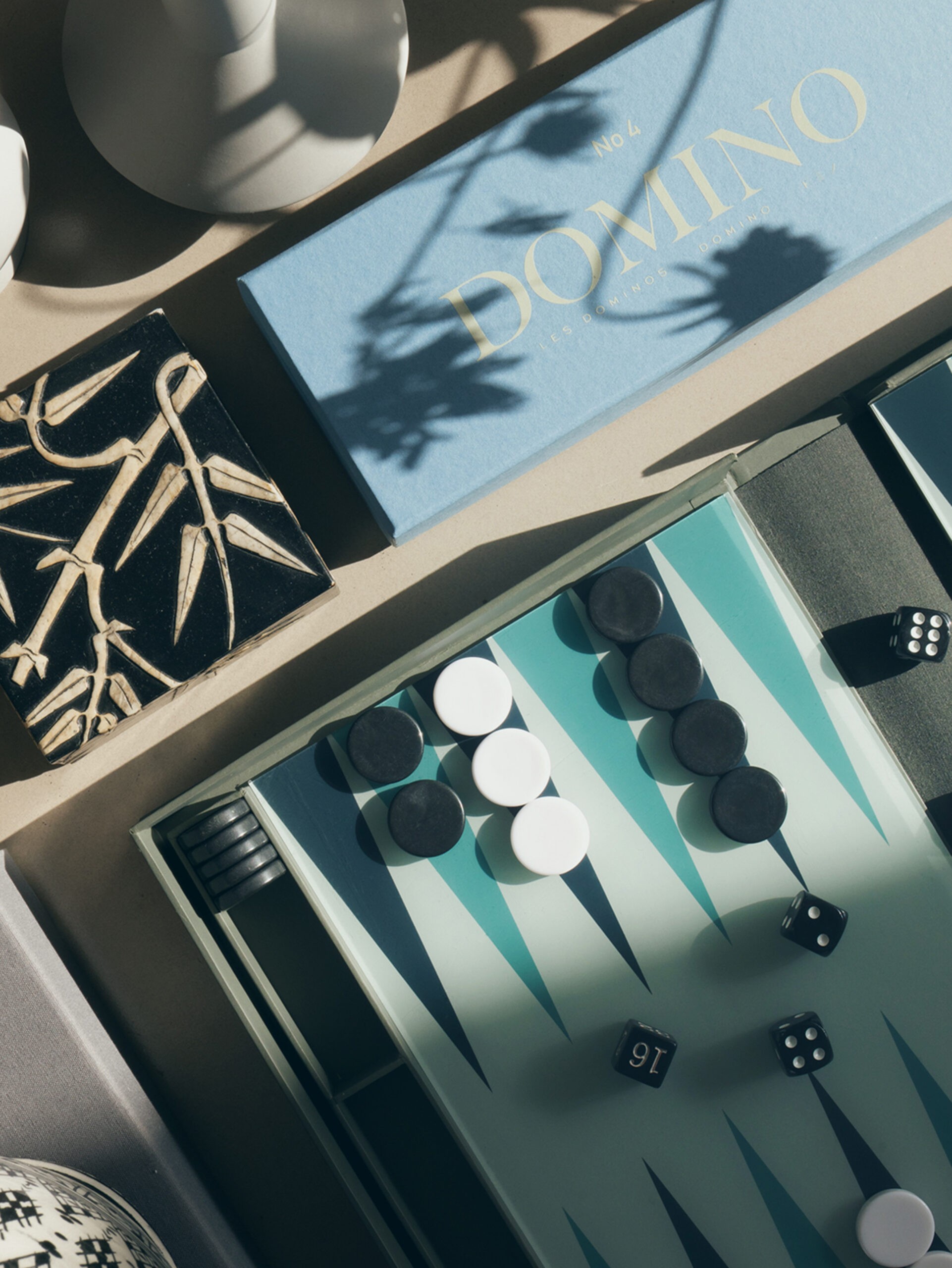 Backgammon Coffee Table Game – luxury grey and blue board game of Printworks