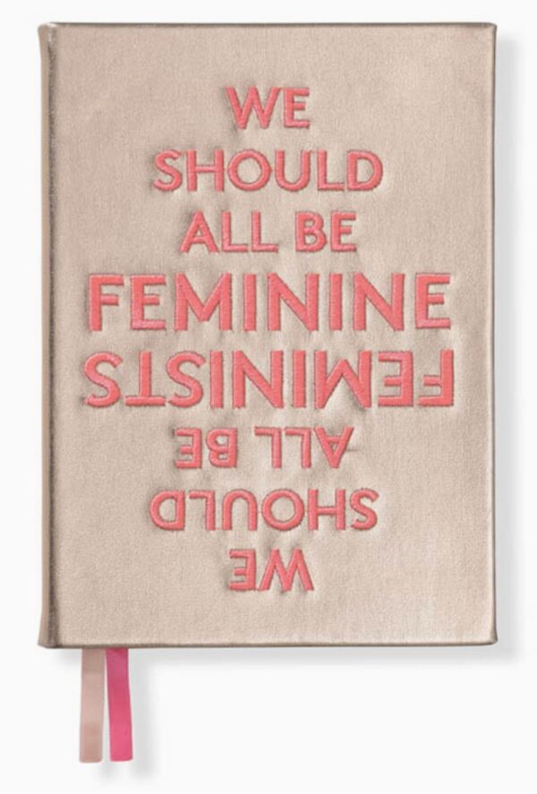 Feministisch notitieboek “Feminists” van BIEN moves – roségouden kaft met geborduurde quote.