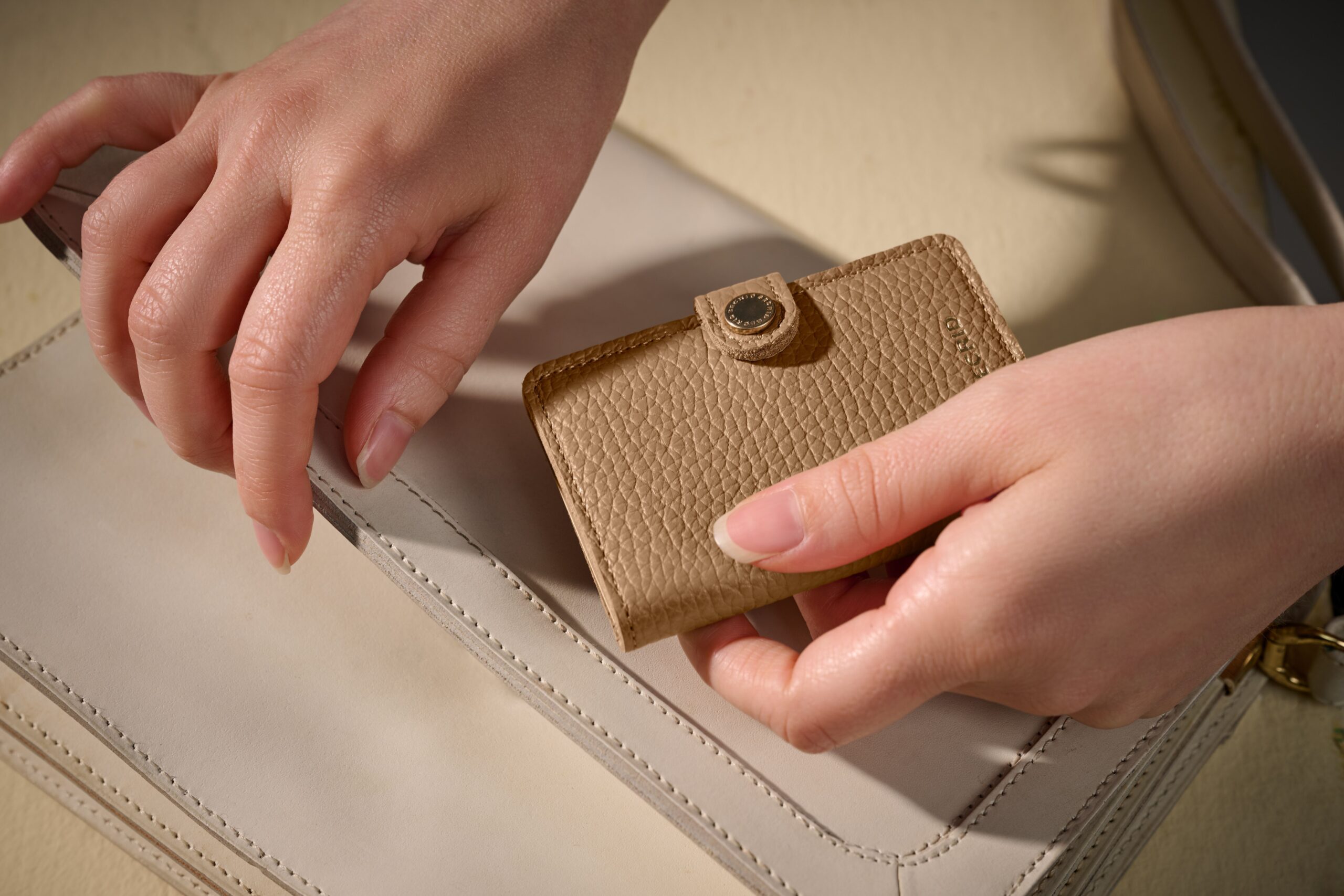 Secrid Miniwallet Pebble Cappuccino