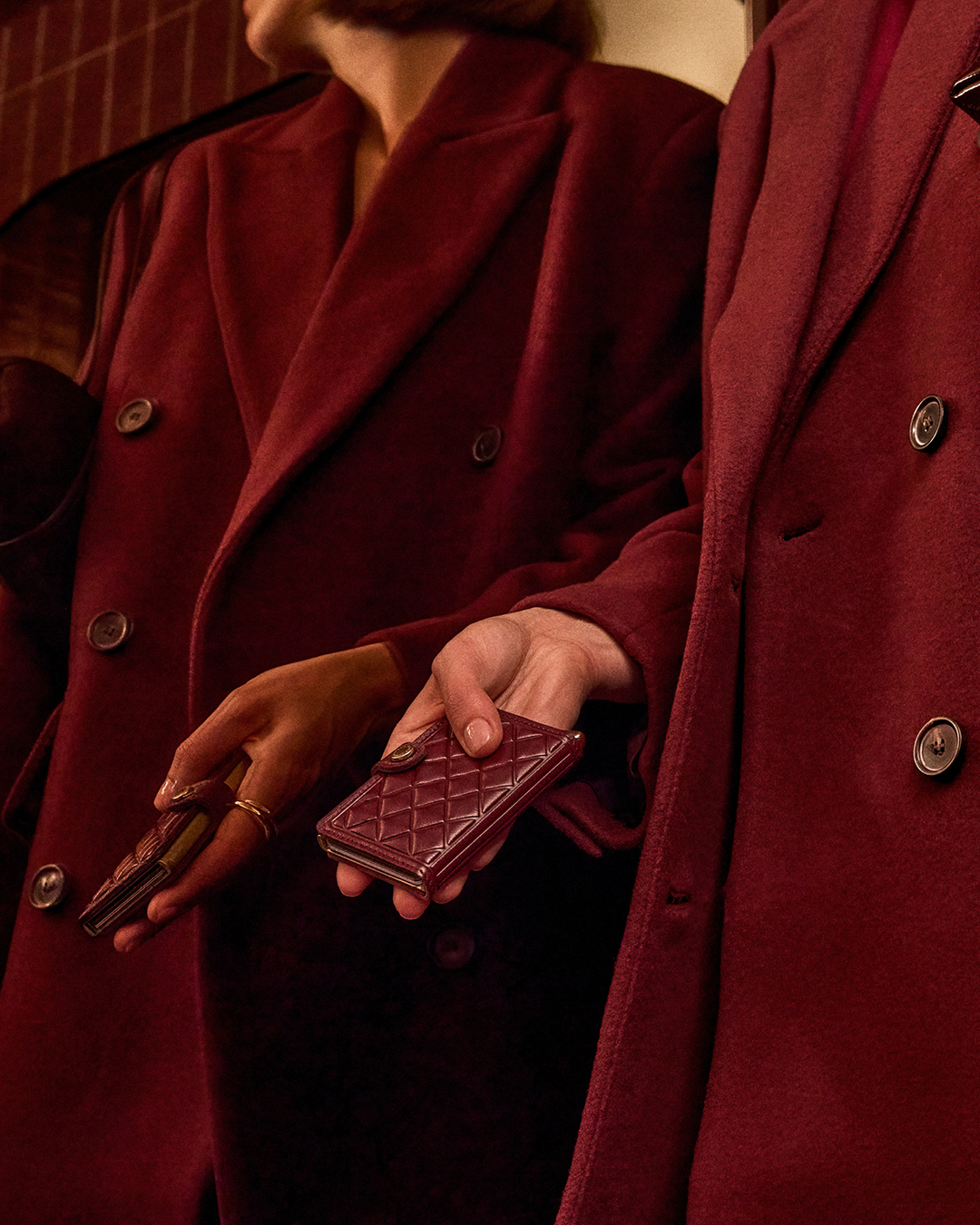 Secrid Miniwallet Premium+ Emboss Bordeaux with gold metal details opening system premium details