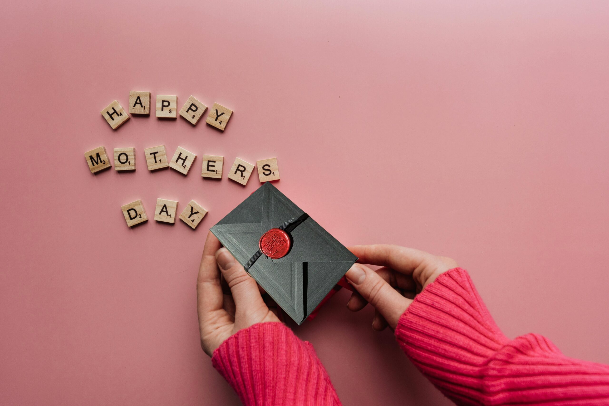 Moederdag cadeau nodig? Kies voor iets bijzonders. Luxe en originele cadeaus die perfect passen en altijd mooi verpakt zijn.