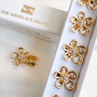 Tina – Gouden bloemen button charms