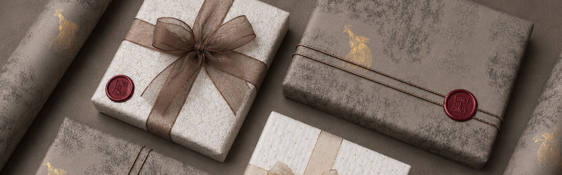 Originele cadeaus voor de gastheer en gastvrouw, stijlvol ingepakt door Fancy the Pancy.